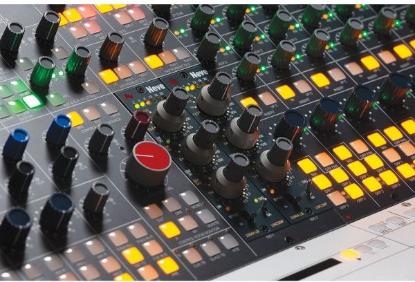 AMS Neve 8424