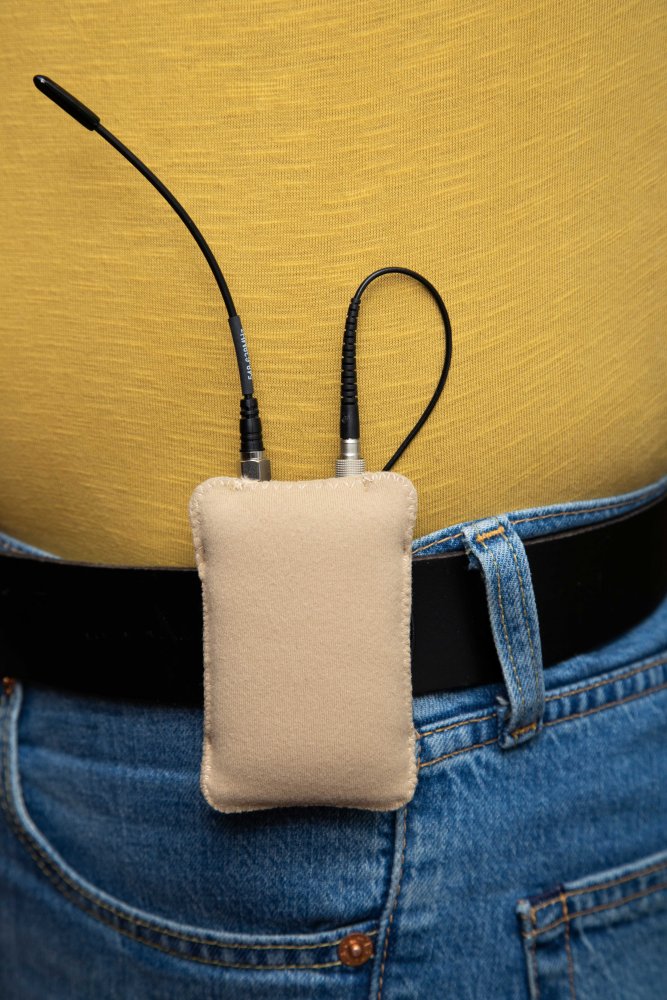Viviana Straps Belt Puffy Pouch (Medium, Beige)