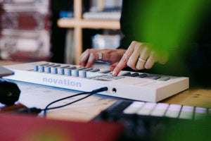Novation Launchkey Mini 37 Mk4 White